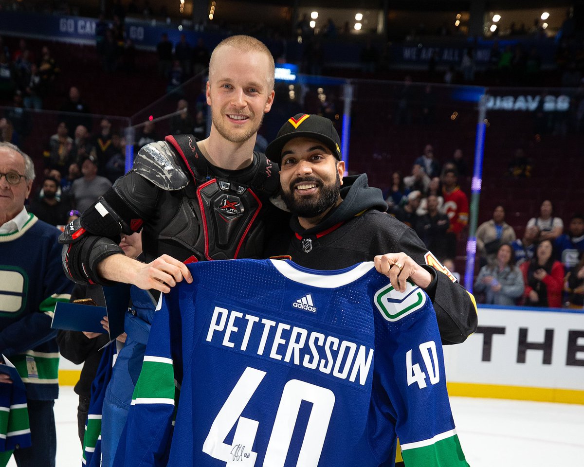 Canucks tweet picture