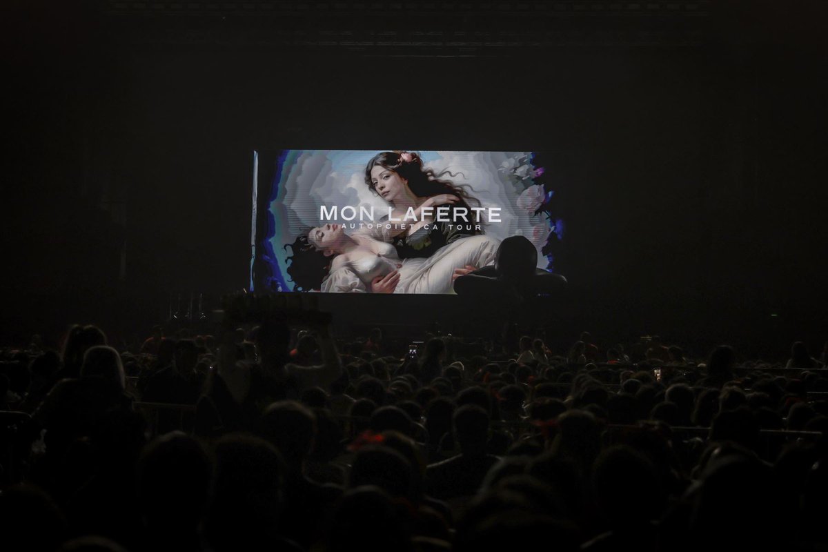 Agencia_Andina's tweet photo. 📸 Mon Laferte de vuelta en Lima con su Autopoiética Tour 2024. 📌 Mira la galería completa aquí  👉 https://t.co/vTpmb9n8Vq

📸 Foto: ANDINA/Andrés Valle https://t.co/sOuevGMTXb