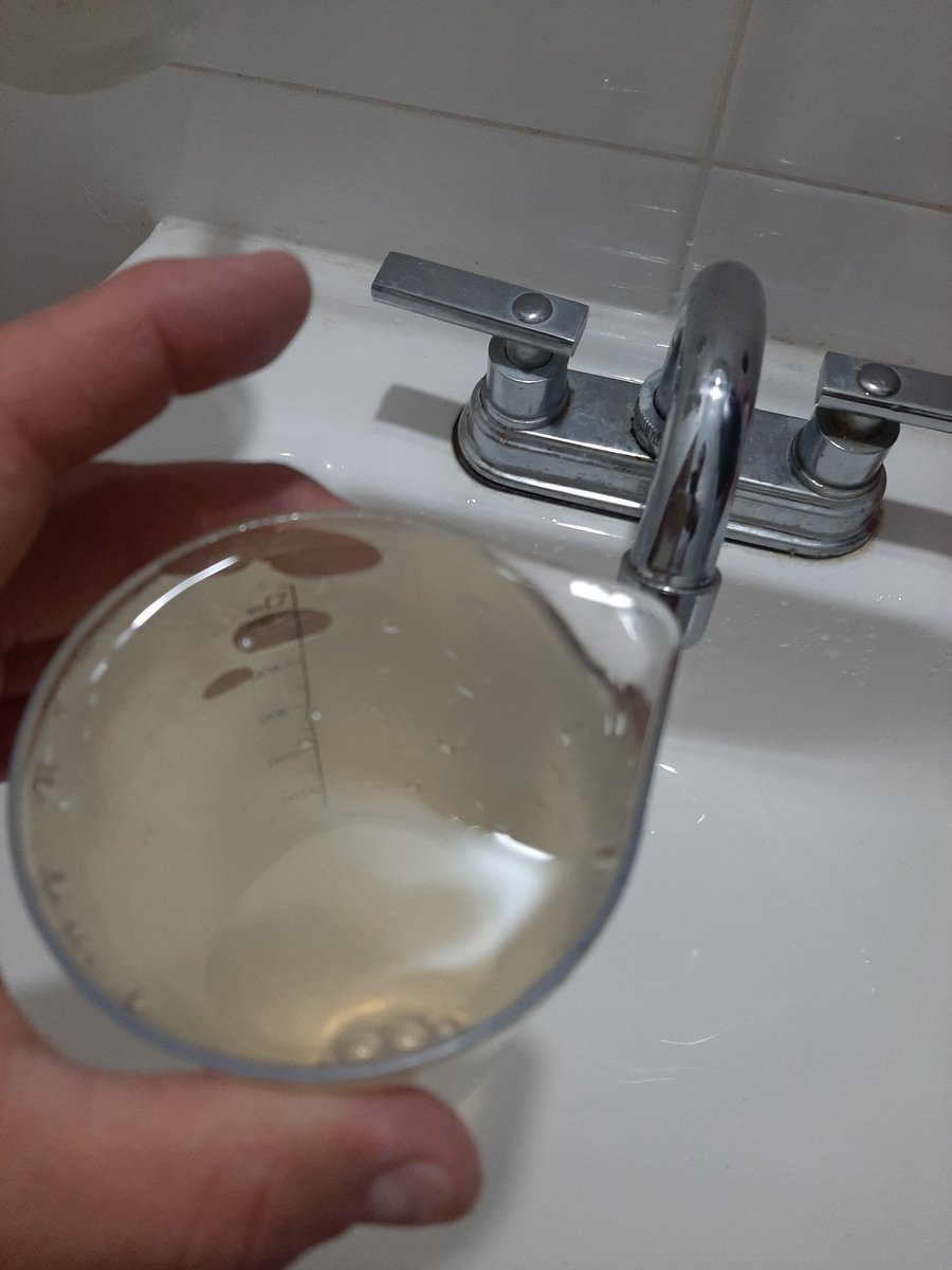 PEPERAMI212's tweet photo. @siapagdl ¿qué pasa con el agua? ¿Está agua es apta para uso humano? https://t.co/63o41Cmu2b