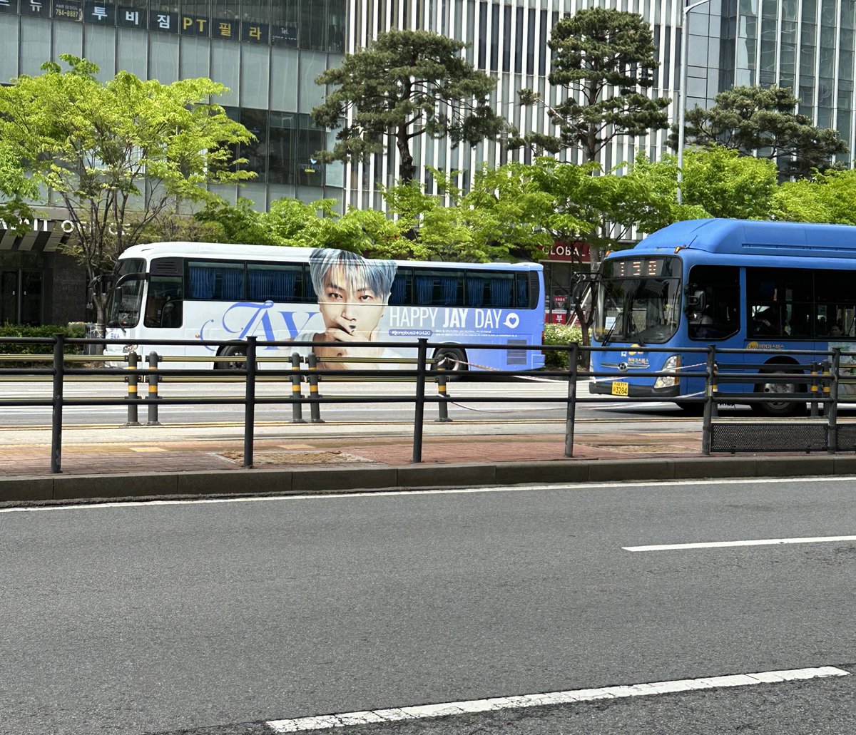 saw a jay birthday bus near hybe yesterday !! @JAYHBDBUS #jjongbus240420 #쫑버스2024