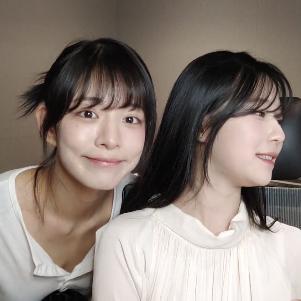 [🍀flover ONLY] 240417
fromis_9 Baek Jiheon Weverse Birthday Live (with Lee Chaeyoung)

#fromis_9 #프로미스나인 #flover_only #jiheon #baekjiheon #지헌 #백지헌 #leechaeyoung #chaeyoung #채영 #이채영