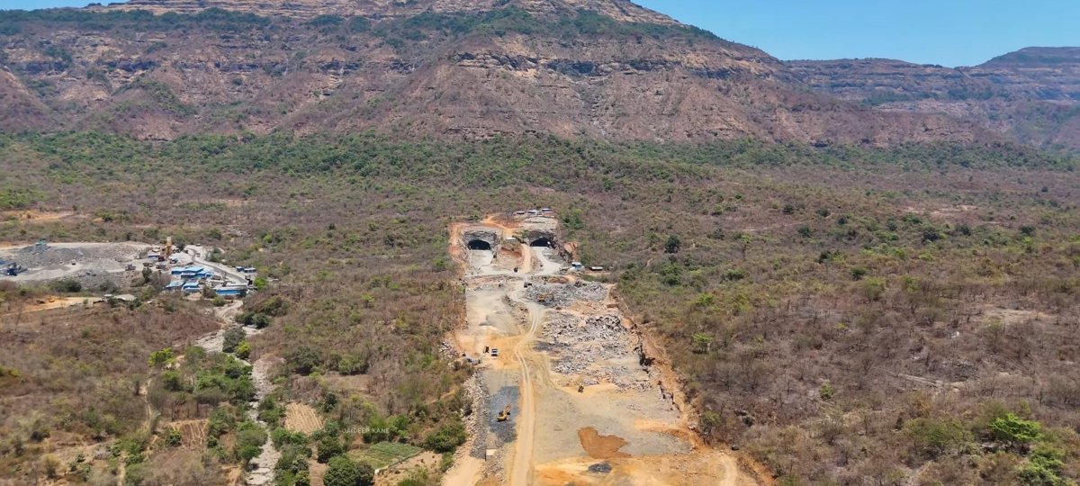 April Update on Panvel Badlapur Tunnel, 4.39 KM long, 4+4 lane, tunnel's connecting Badlapur, Kalyan with Panvel, JNPT at Bhoi Morbe Villages, part of DMIC JNPT Spur Package 17. Promoter: DMICC. Consultant: IRCON. Status: UC. Total Investment: 1,307 entire 9.9 K.M strech.