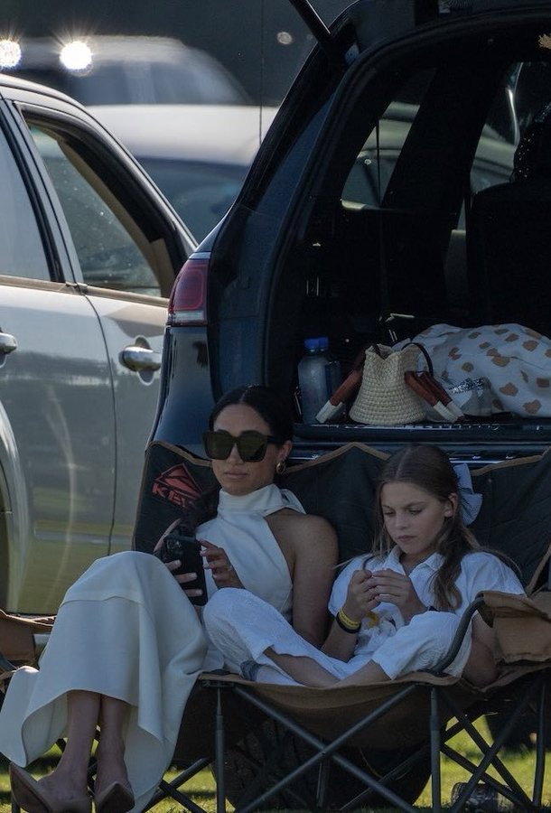 AgathedeLili's tweet photo. Peace and serenity.
#Meghan #PrincessMeghan https://t.co/lgPVafGVln