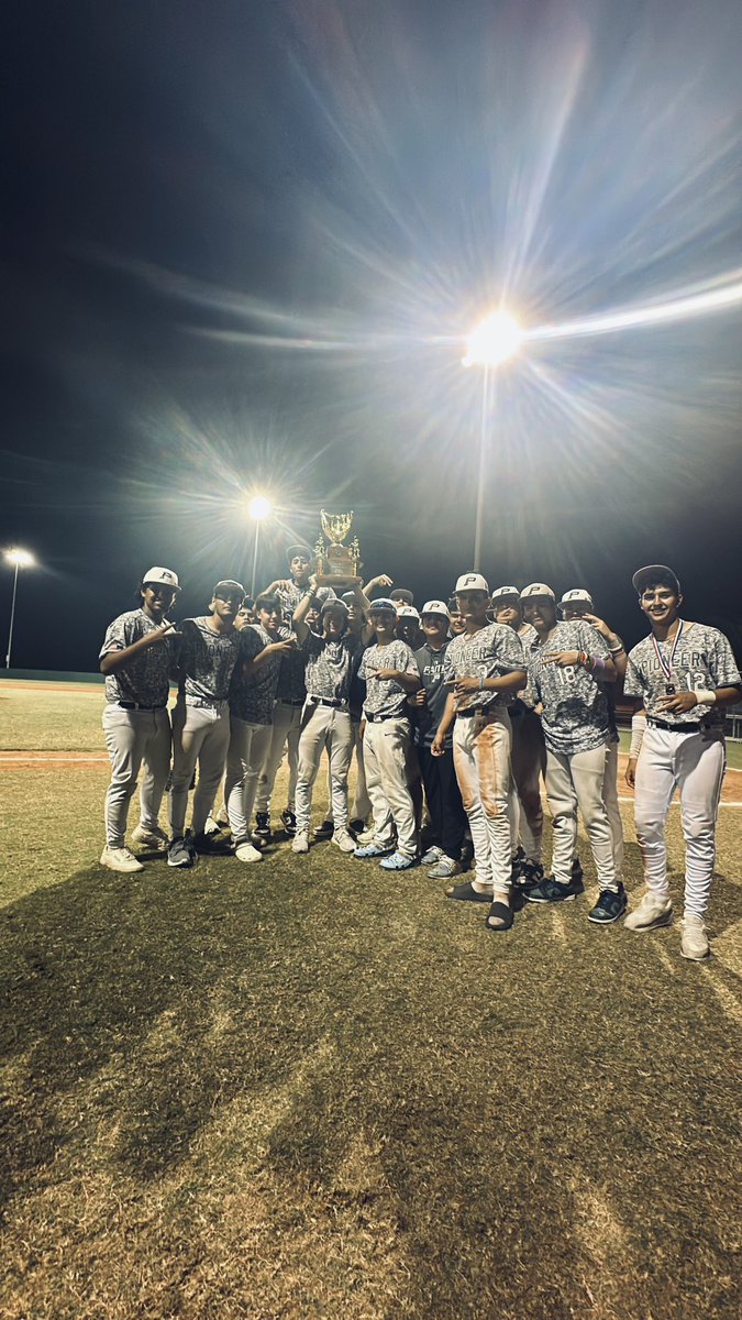 PioneerBsbl1's tweet photo. Pioneer - 8
Vela - 4
Final

District Champions 🏆 

Player of the Game: TEAM
Notable Performers

Diego Chapa - 2/4, HR (1), RBI, R

Erick Garza - 2/3, 4 RBI, R, 2B

Michael Lugo - 2/2, R, BB, HBP

@sphsdbacknation @sharylandath @5ATxHSBaseball https://t.co/VLdiDpqr1X
