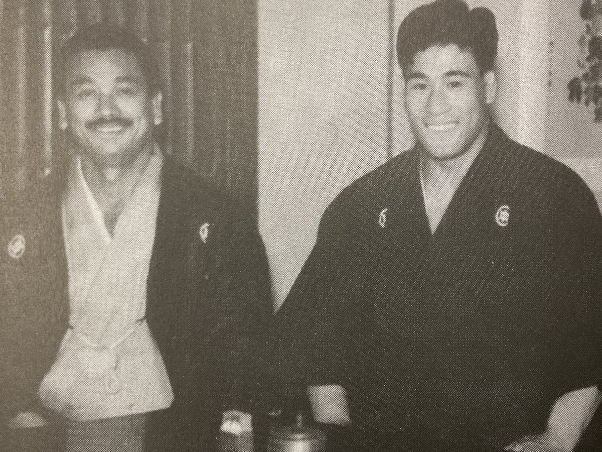 最終日となりました、本日までに225人の方に支援いただき、
目標額の122%を達成出来ました！本当にありがとうございます。本日23時までクラウドファンディング受け付けております、オリジナルの商品の返礼がございますので、ご支援頂きそちらも楽しんで頂けますと幸いです。
展覧試合優勝後の師弟