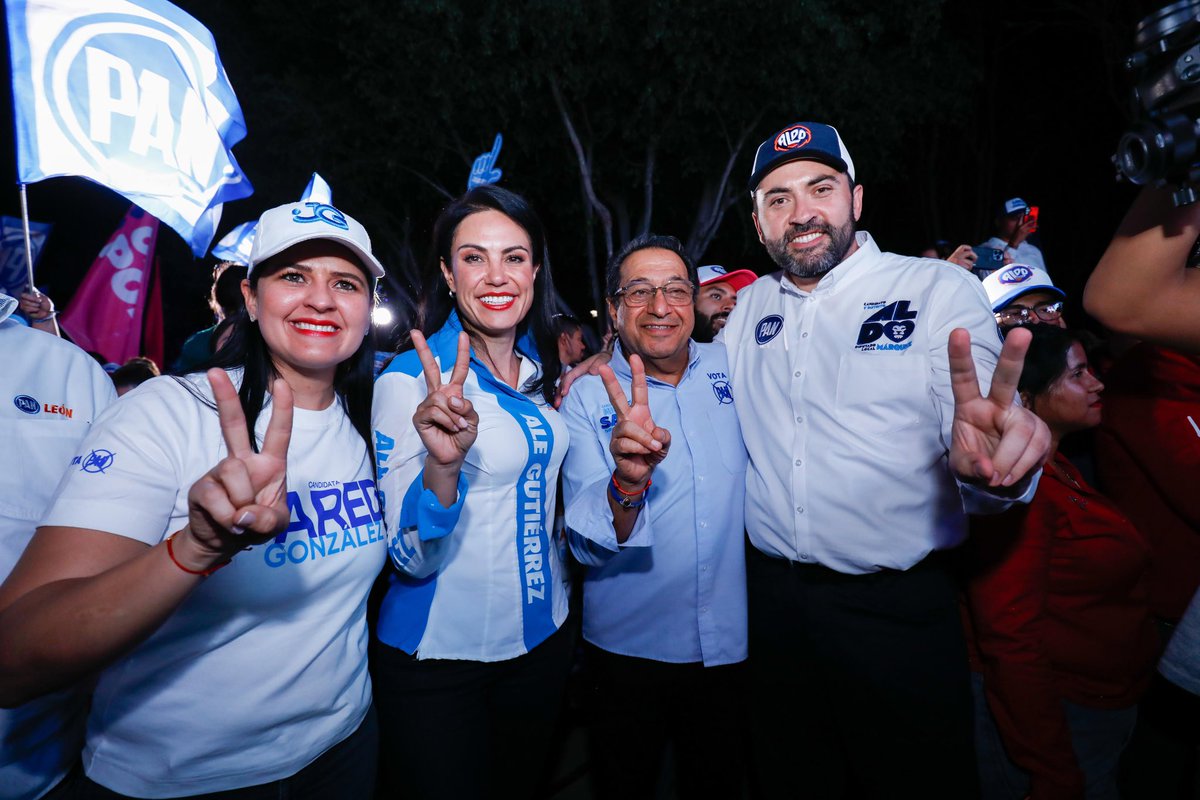 AleGutierrez_mx's tweet photo. ¡Celebramos juntos tu excelente participación en el #DebateCoparmex!
Esta noche quedó claro que la próxima gobernadora de Guanajuato será @LibiaDennise
#ClaroQuePodemos
#LeónConLibia💪🏼💙
#VotaPAN https://t.co/0mhUgoPrYq