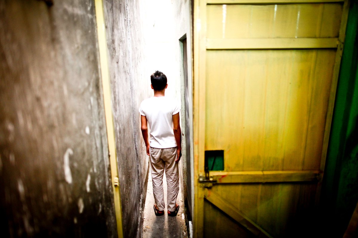 UNICEF_vietnam's tweet image. Did you know?

1 in 5 Vietnamese adolescents report facing mental health challenges, and 1 in 30 meet the criteria for a mental condition. 

#MentalHealth matters.
#OpenUp&amp;amp;Connect