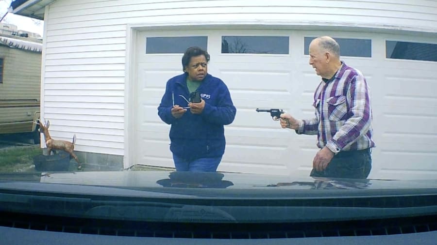 DailyTens's tweet photo. "Ohio man accused of fatally shooting Uber driver following scam call incident." https://t.co/18yqeOWL9I https://t.co/vChwsGnqkM