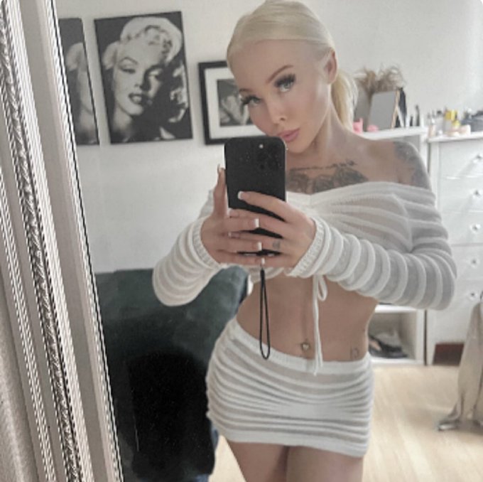 𝐑𝐄𝐄𝐆𝐀𝐍 - 👅 <3 https://t.co/EfOy1v13DH