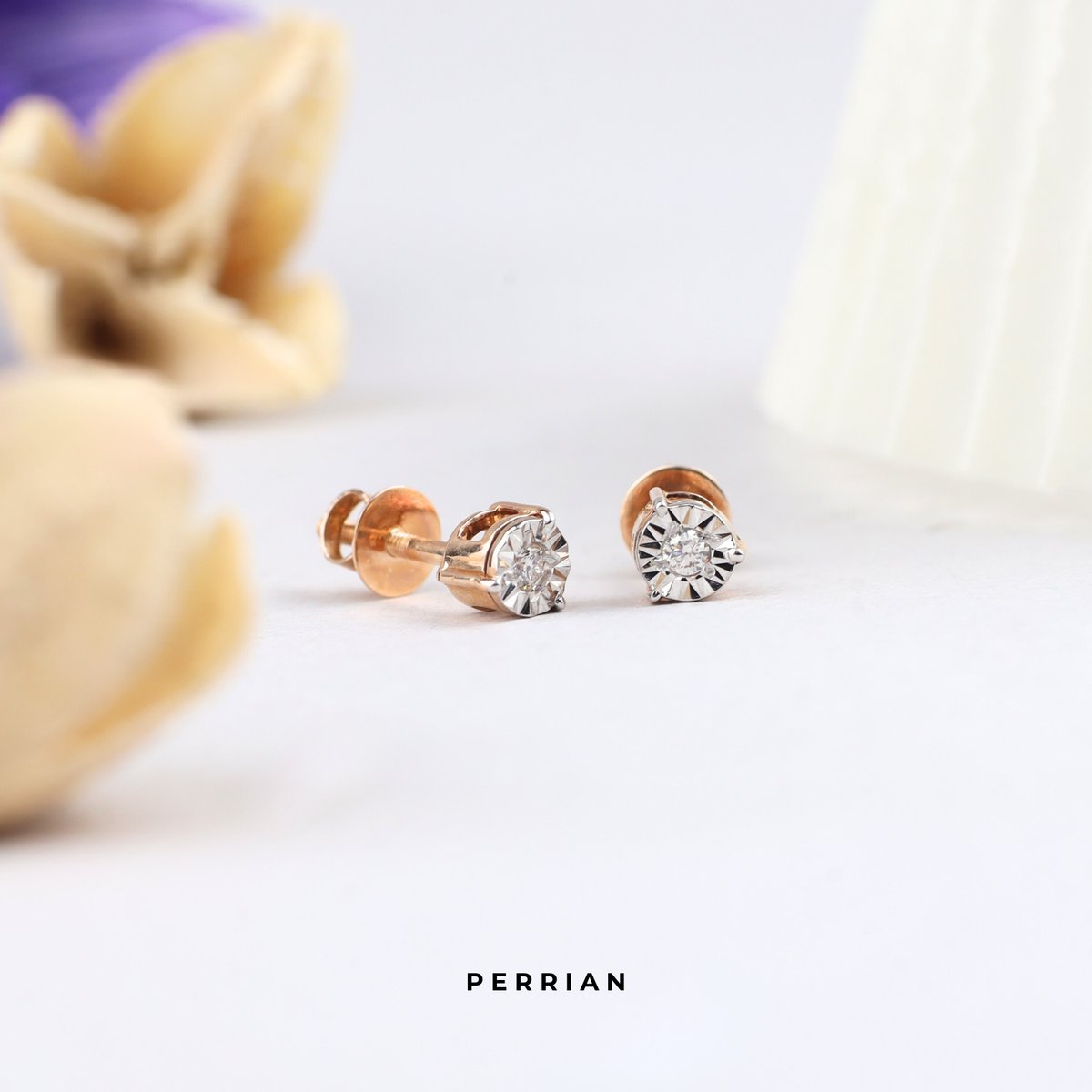 Ditch the drama, Swipe on these diamond studs for instant everyday glam.💎perrian.com/jewellery/earr…
#perrian #earrings #goldearrings