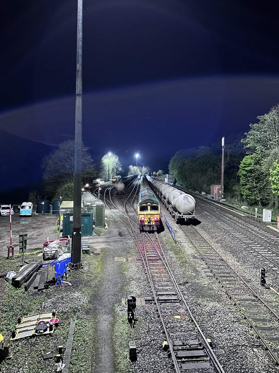 6V91 to Theale ready to go. And 6H62 returning Walsall on the Loop. Last night’s shot.