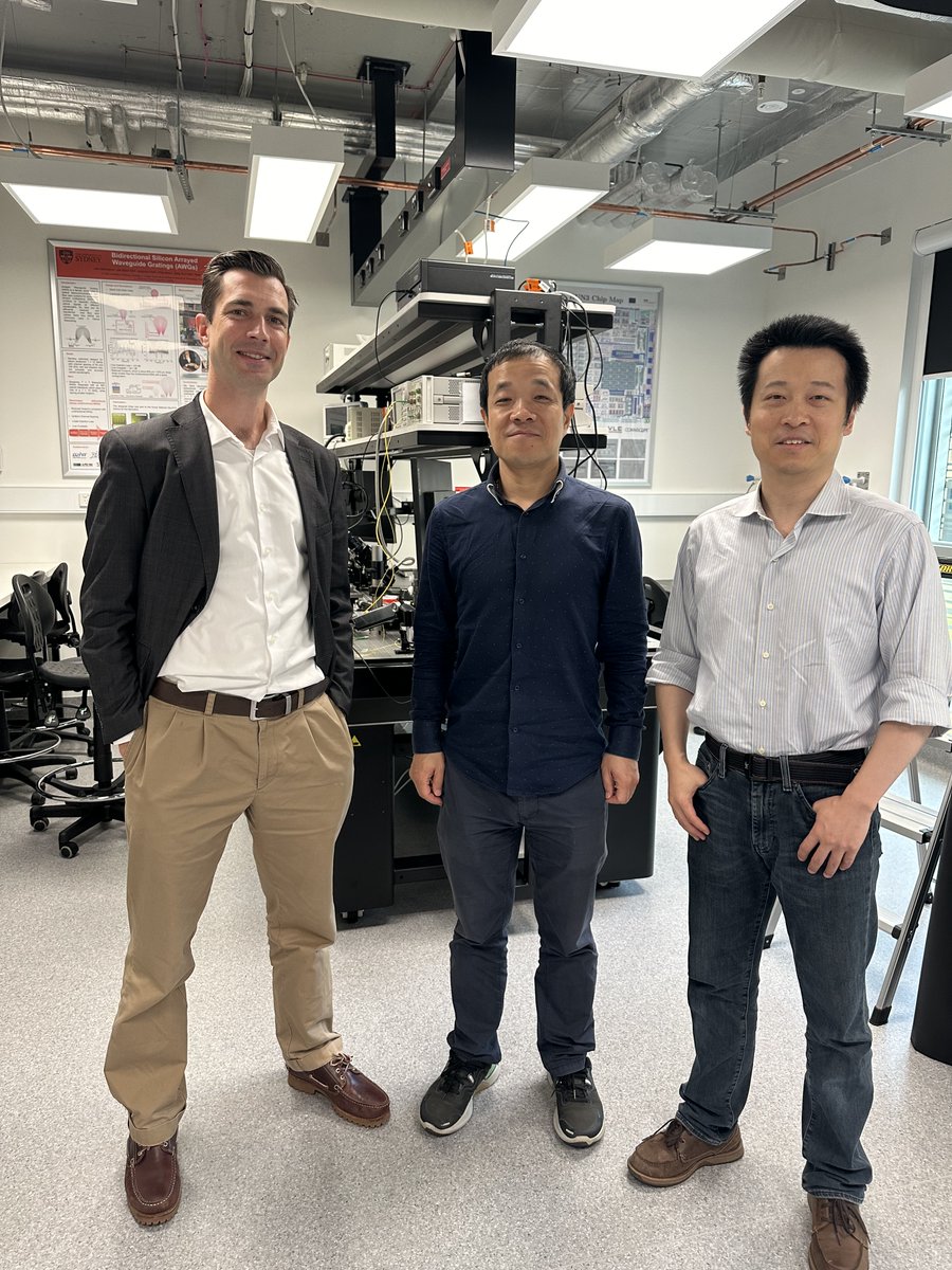 😀 Thrilled to have hosted Professor Wenlong Chen from @Eng_IT_Sydney at Sydney Nano today! Thanks to Prof @NielsQuack, Dr Alex Song, Prof @AnitaHoBaillie for showcasing their labs. Thanks also to Prof @simonfleming61 for giving a tour of the SNH clean room. @Sydney_CRF