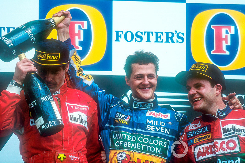 #F1 #OnThisDay, April 17th 1994, total domination by @schumacher during the #PacificGP in Aida, Japan. The German won ahead of Gerhard Berger with a 1:15.300s gap while @rubarrichello was 3rd, already 1 lap down. youtube.com/watch?v=J4lRDk… #MsportXtra @UnracedF1 @frentzen_hh