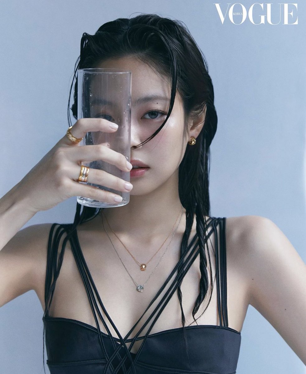 viraltakes's tweet photo. Jennie says in her new interview with Vogue Korea, “These days, I spend almost all my time working on music.” https://t.co/JCyFWkpGwO