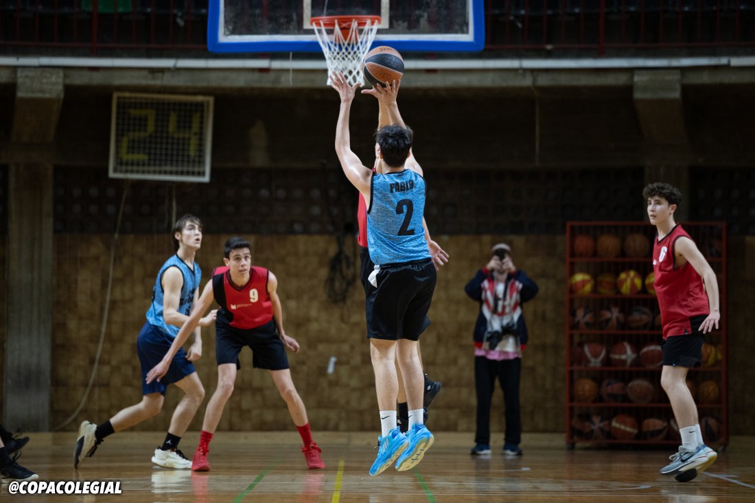 Avui és el dia! A les 15h, l'equip masculí del col·le disputa les semifinals de la @CopaColegialBcn contra Agora Sant Cugat. 💪🏀 Que el seu joc sigui imparable i la seva determinació inquebrantable. #GoTeam