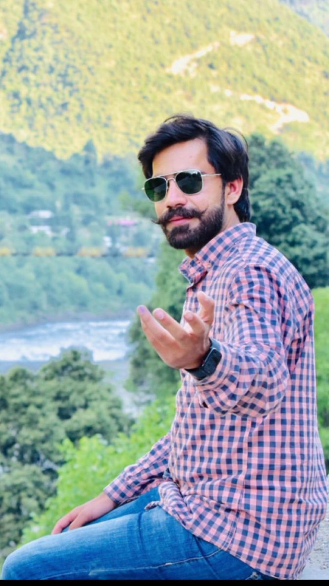 ehsaanim's tweet photo. ترے جانے کا غم چھپا کر دل میں
کام دنیا کے بدستور کیے جارہے ہیں 

ﷲپاک میرے بھائی مزمل سلیم کی مغفرت فرمائے اور جنت الفردوس میں اعلیٰ مقام عطا کرے۔
آمین! https://t.co/GB7HXIutd6
