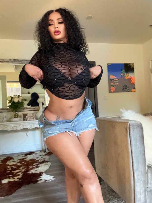 Phone pics https://t.co/IAqpY71VFk<a href="/tag/newprofilepic"class="tags"><span>#newprofilepic</span></a>