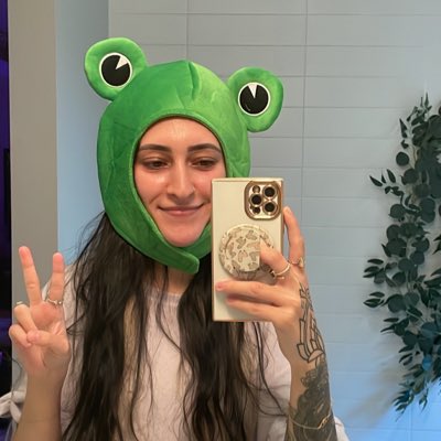 #NewProfilePic I’m back to being a frog for the time being and nobody can stop me