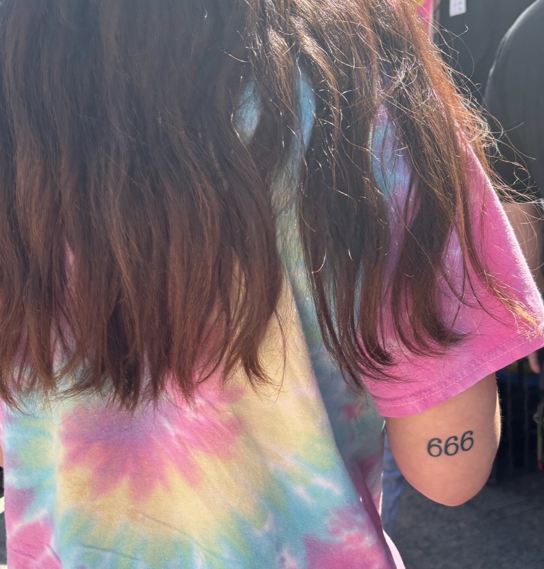 Alexandra tweet media