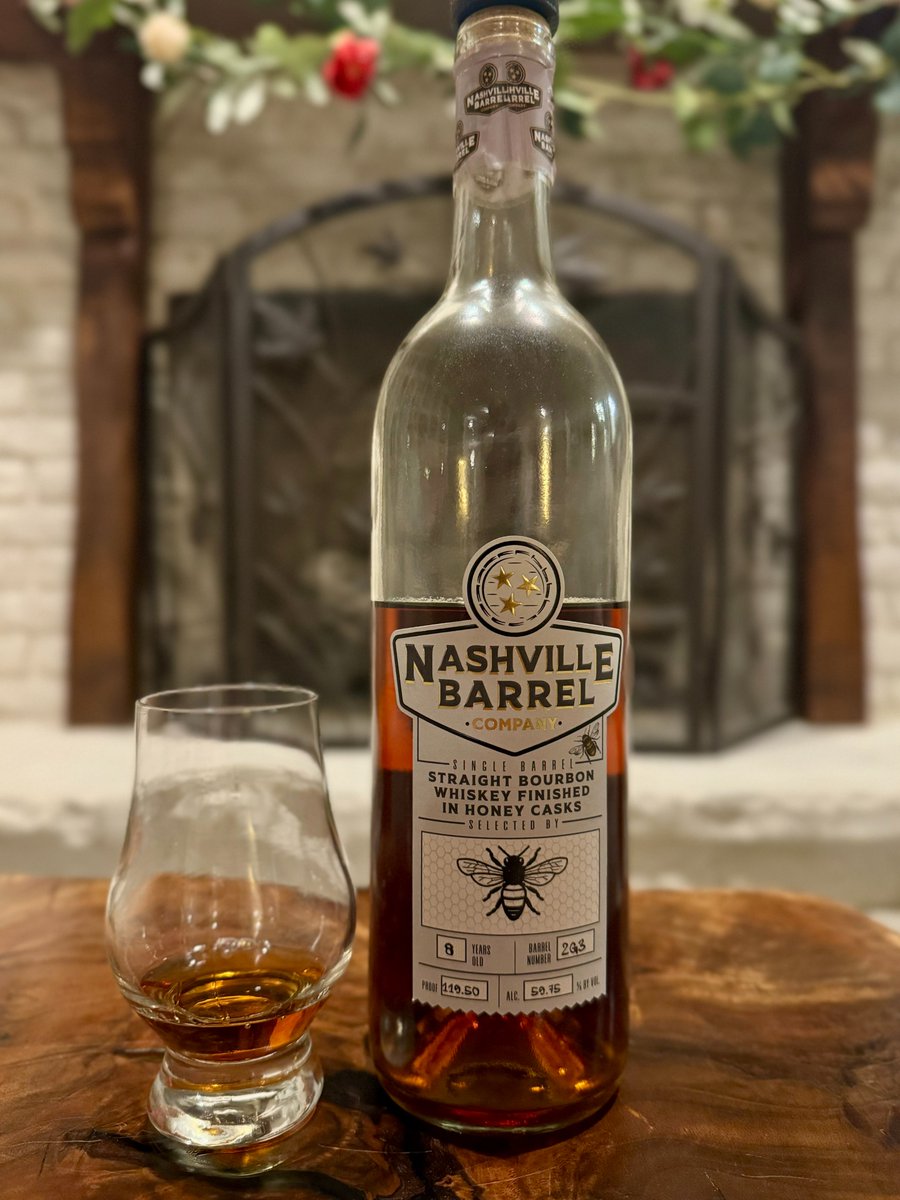 execleadersip's tweet photo. 🥃700
–––––––––
Cheers to 700 followers and y'all who've tuned in.

I started this account as an interactive journal to jot down the lessons I've learned in leadership and hopefully engage with a few others along the way.

I stayed for the whiskey.

Stick around for more leadership tips and whiskey sips from this Presbyterian tech exec.

–––
Tonight I'm drinking Nashville Barrel Company's honey-finished 8-year bourbon.

This particular batch is special. From its mouthfeel to its earthy vanilla and unmistakable touch of honey, it's one of the best NBC has to offer. 

Have y'all tried it?

Dedicating this pour to some of the recent friends who helped me cross this milestone:
@BarczakTodd @hazyviqtory @RiskyBourbon @thePil9rim @kikona17 @wisdomicz @depthofghost @supercigardave @sosterman67 @ntbrown01 @whiskey_wx @FYIDonkey @itsthedogsfault @recordsnbourbon @evrydaydominion @thehaunhouse @haymes_joshua   and the list goes on and on. Thanks!