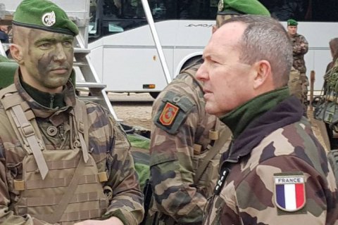 VerdadeseNadaMa's tweet photo. Ucrânia: Cerca de 20 dos 100 soldados franceses da "Legião Estrangeira" recém-chegados em Slavyansk já foram eliminados ☠️💀. A Rússia atingiu em cheio o local onde os militares deviam treinar os ucranianos.

https://t.co/FBXomQHwGv https://t.co/095DQHx7Qb