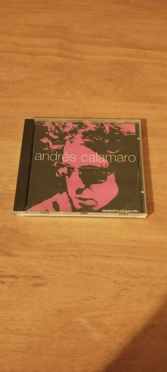 Son las tres de la madrugada, y yo creí que eran las nueve... Todavía no pude comer y habrá que pagar la cuenta. 

Honestidad Brutal. 

Este disco está de aniversario. 

Atravesó mi vida de una forma tan dolorosa como luminosa. 

Obra maestra.