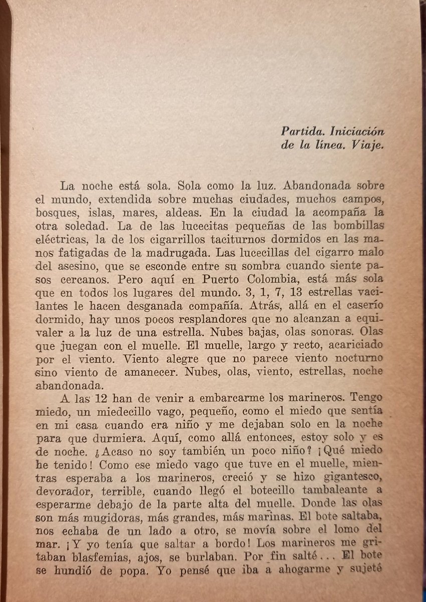 Feliz con esta joya que conseguí en #SanLibrario. Una novela bisagra de la literatura colombiana. «La noche está sola. Sola como la luz».