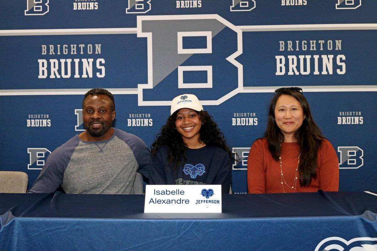 On Tuesday, April 16, Brighton High School celebrated five student-athletes committing to play college athletics next year. Andrew Murray, St. Bonaventure University (Golf) Isabelle Alexandre, Thomas Jefferson University (Soccer) Anna Leone, SUNY Cortland (Soccer)