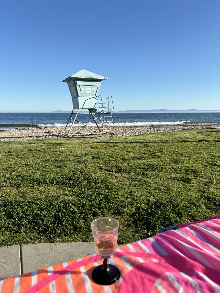 Not a bad Tuesday evening at all, I’d say. 

#california #happyplace