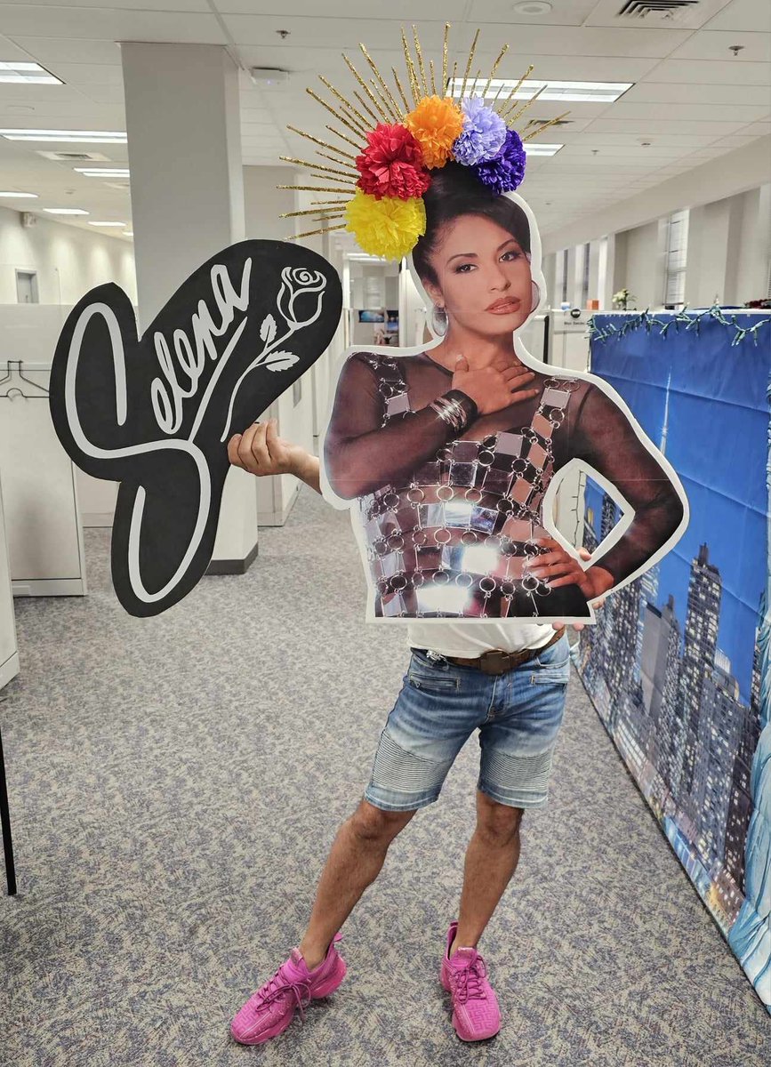 HROperations21's tweet photo. Celebrated #SelenaDay at work. Pizza, coke and wearing a little Selena swag! https://t.co/0JP0qjpD1l