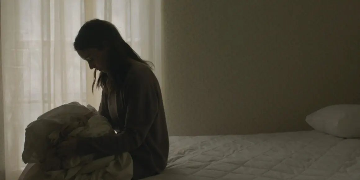 #stonegasmoviechallenge2024
@stonegasman
Apr17:#RooneyMara
#AGhostStory(2017)#DavidLowery
This fantastic melodrama is a small jewel of American independent cinema; a melancholy, delicate, suffused and intimate existential love drama, which reflects with richness of nuances and…