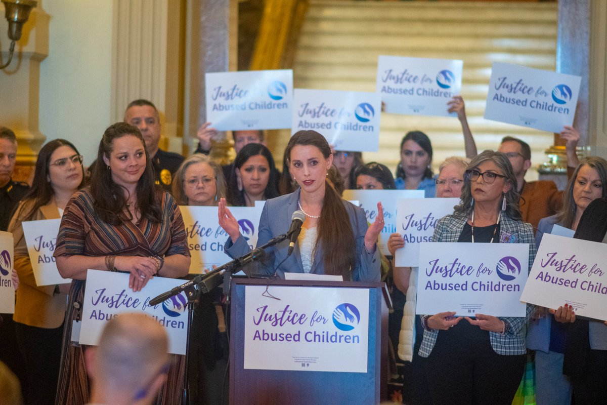 Vote yes to pass SCR-001 - The Child Sexual Abuse Accountability Amendment. Thank you to @R_Denhollander and all of the organizations and survivors who joined us at the capitol today. Vote yes to protect our kids and support survivors. #copolitics #endhumantrafficking