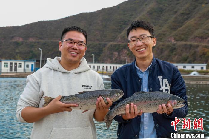 VoiceofPD's tweet image. #SpringinChina
Mountainous village in N China's Shanxi generates wealth through salmon farming
Read full: en.people.cn/n3/2024/0416/c…