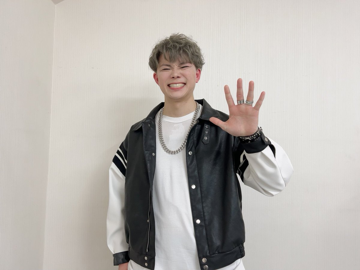 kkuchieiji's tweet photo. おはようございます🌞
大きな怪我や病気も無く、何とか38回目の誕生日を迎えられました！
そこそこ無理がきく丈夫な体に産んでくれた両親に感謝です。
38歳の1年も皆さんに楽しんでもらえるものが届けられる1年にしたいと思います。
頑張るぞー🙌🔥 https://t.co/Q3u2sPnrcb