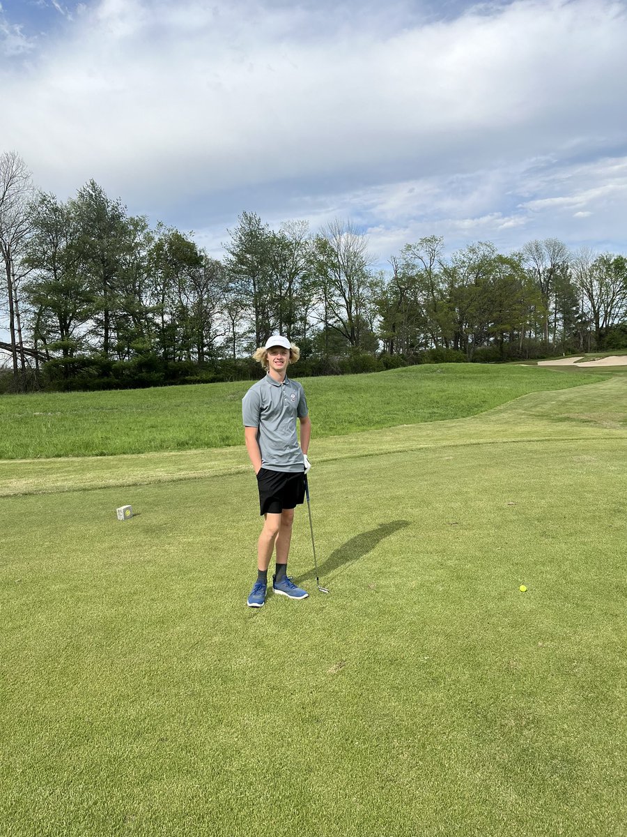 dragons_golf's tweet photo. We had some 📉 scores today despite the wind:
Ryder Fussell: 34
Archie Smith:36
Bentley Franklin: 39
Owen Bellar: 44

Heading into the District Tournament  next Monday feeling great with our playing!! https://t.co/lXEq6lPEIq