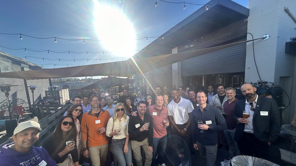 Perfect weather day in San Diego Great to reconnect with @NealBloom @ALBsharah and many others investing in SD’s startup scene. Pic from @InterlockCap’s investor happy hour this evening. Culture Brewing in Solana Beach is a hidden gem. Sun was showing out! Long SD 🌴