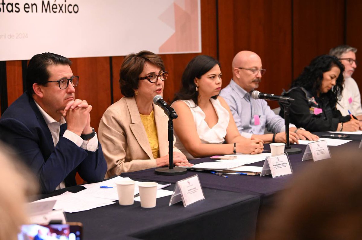 ¡Gran participación multisectorial en la mesa de diálogo de la <a href="/ComisionZ/">Comisión de Zonas Metropolitanas y Movilidad</a> en el <a href="/senadomexicano/">Senado de México</a> sobre regulación para el uso seguro de motocicletas con la senadora <a href="/Pat_MercadoC/">Patricia Mercado</a>! 
Presentamos avance de informe elaborado por <a href="/puntocentrico/">Céntric@</a> para el <a href="/IBDSenado/">Instituto Belisario Domínguez</a> y escuchamos