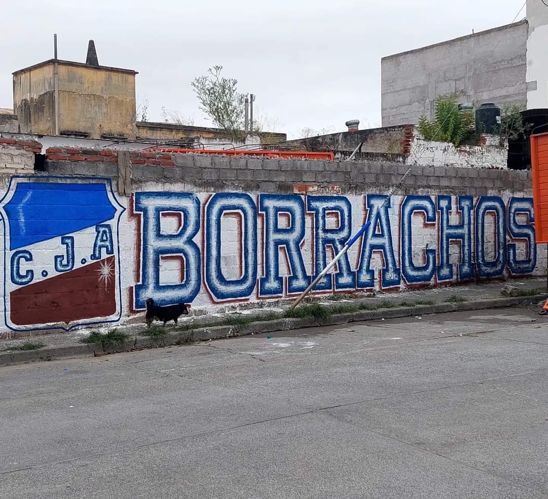 ATR TODO EL TIEMPO 🍻

#JuventudAntoniana y nada más 🔵⚪🟤