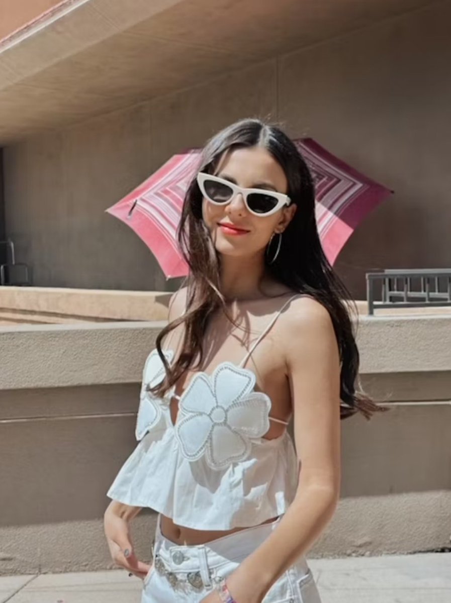 VJMxMedia's tweet photo. Victoria Justice en Coachella para Elite Daily https://t.co/np3OE0jXGb