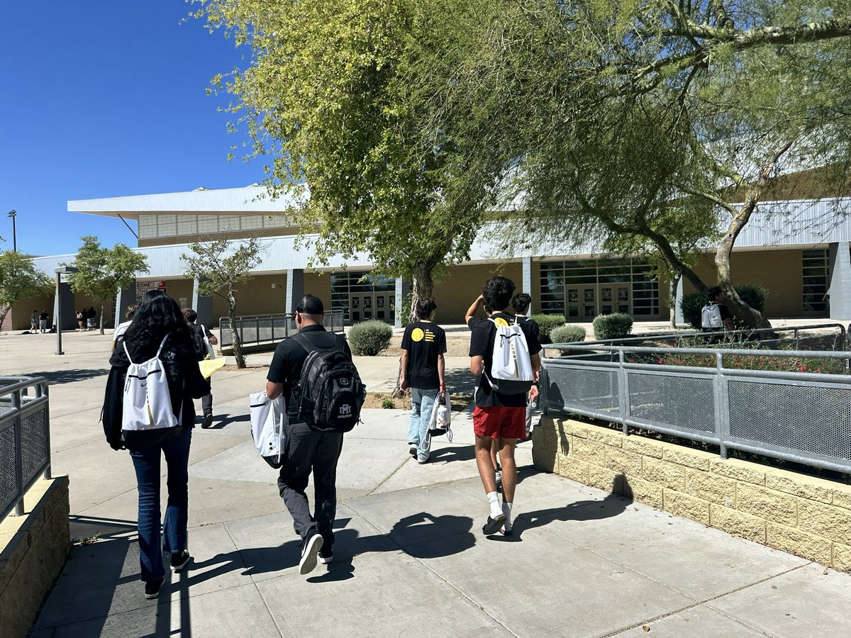 BCHS JALAC hosted the first DVUSD Student Athlete Leadership Team Conference today. It was an amazing day full of learning, culture building and collaboration across DVUSD high schools. @DvusdA @DVUSD