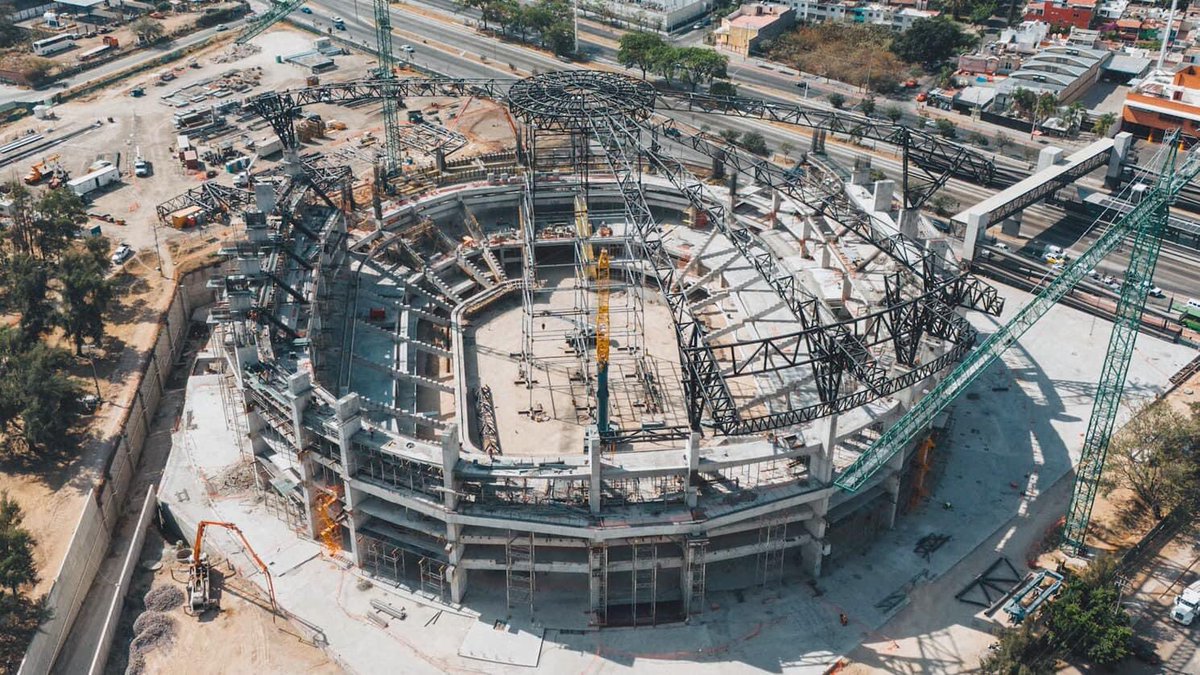 ELPAJANAVARRO's tweet photo. Así va la construcción de la Arena Guadalajara.

📍Av. Periférico y Calzada Independencia. 💺80% del graderío terminado.
🕴🏻20mil asistentes.
🗓️Inauguración en septiembre de este año. 

RUMOR: Jonas Brothers la inaugurarían. https://t.co/SOUuC2H3Xu