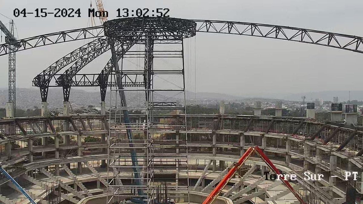 ELPAJANAVARRO's tweet photo. Así va la construcción de la Arena Guadalajara.

📍Av. Periférico y Calzada Independencia. 💺80% del graderío terminado.
🕴🏻20mil asistentes.
🗓️Inauguración en septiembre de este año. 

RUMOR: Jonas Brothers la inaugurarían. https://t.co/SOUuC2H3Xu