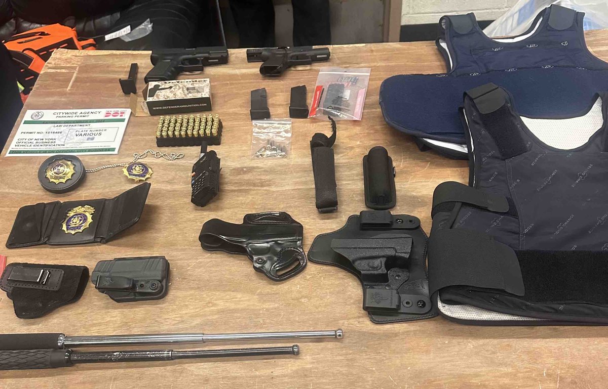Outstanding teamwork by your 60 Precinct Public Safety Team and Field Intelligence Officers resulted in an arrest made and an illegal firearm, and contraband pictured below, recovered & off your streets. @NYPDDaughtry @NYPDChiefofDept @NYPDChiefPatrol @NYPDBklynSouth @NYPDnews