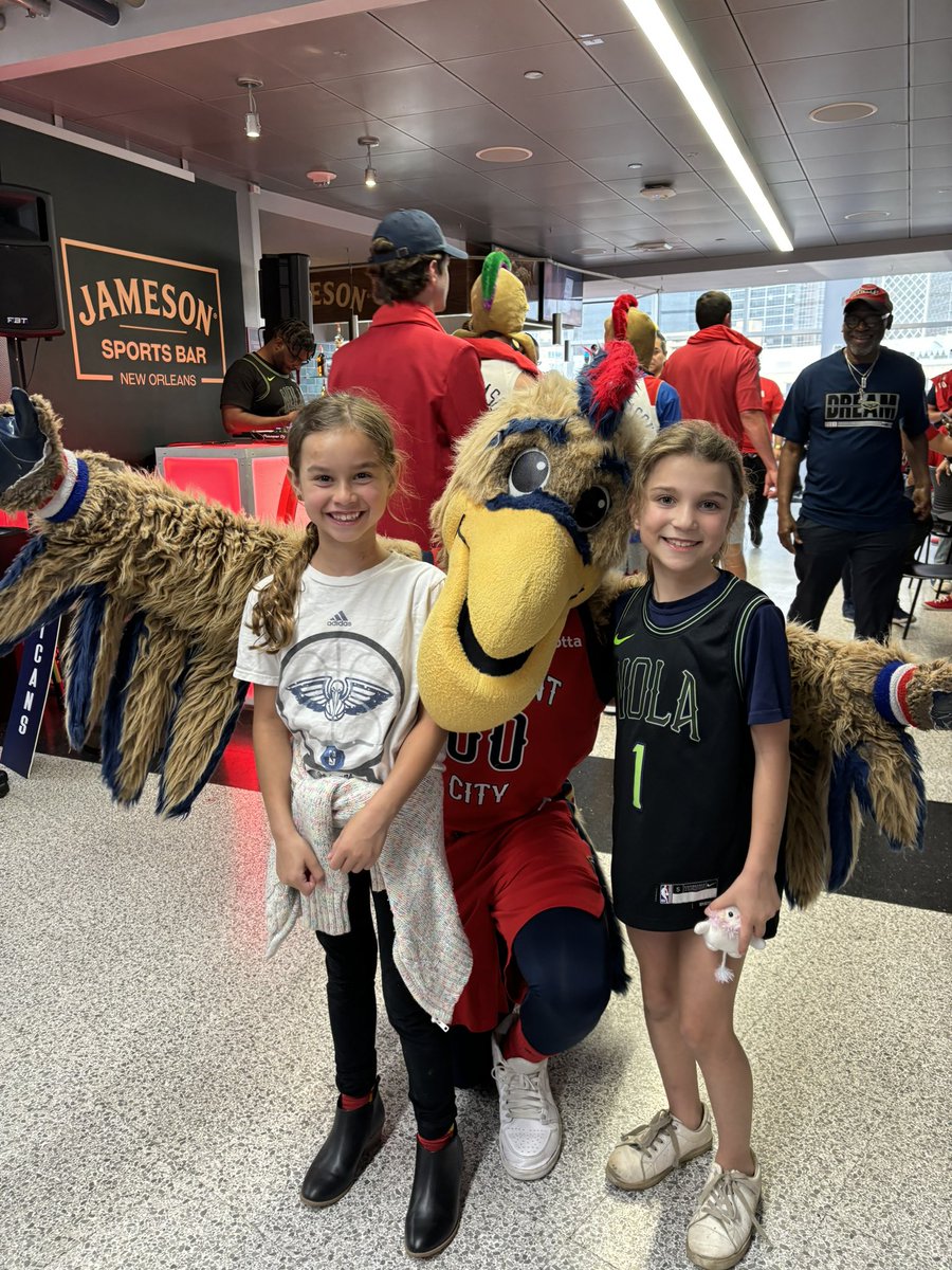 RPC21's tweet photo. Geaux Pels! #Pelicans  #pelicansgameday https://t.co/Ezx0gorJuU