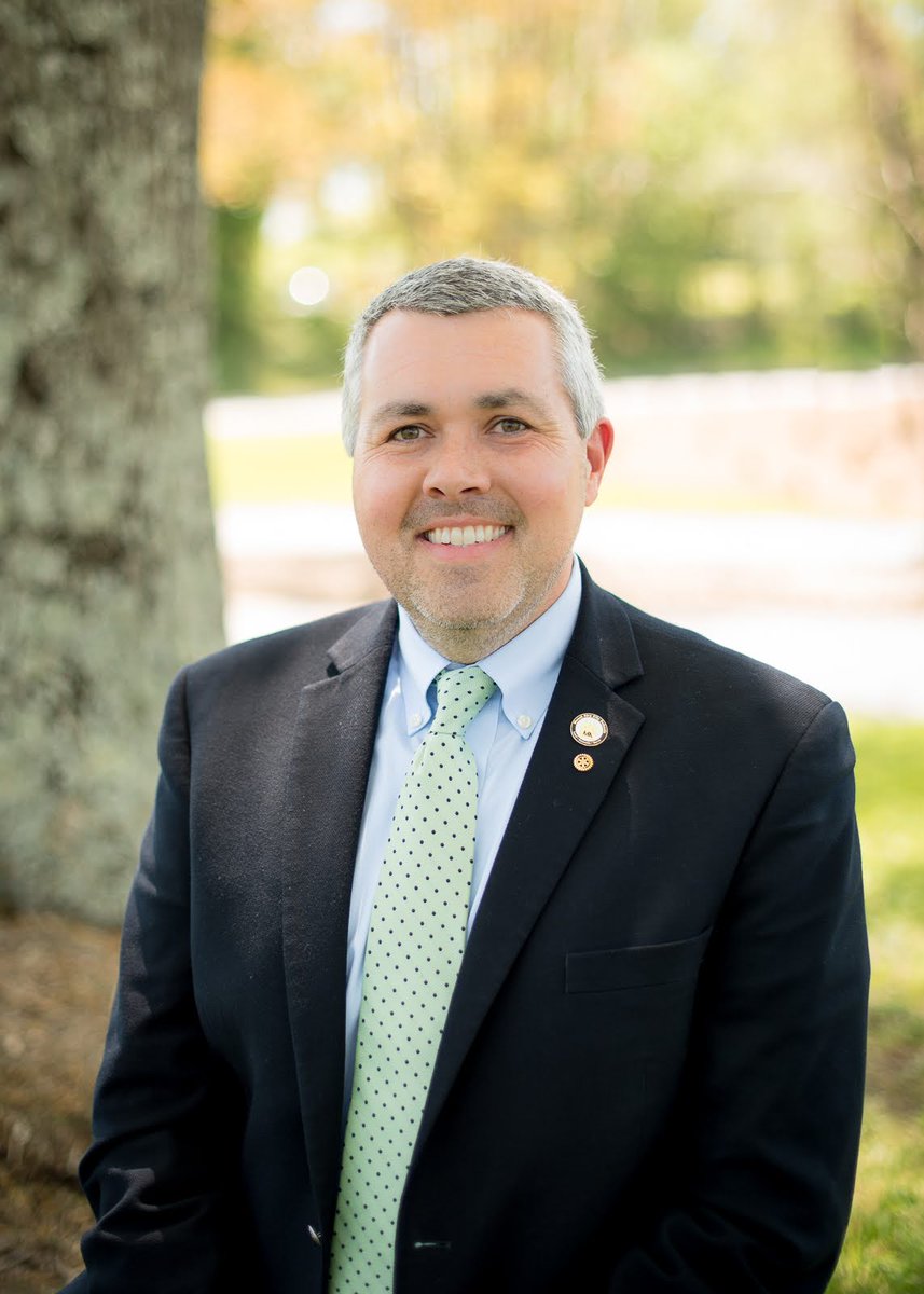 The BOE announces the appt of Dr. Phillip Brown as Superintendent of MACS effective April 24, 2024. Dr. Brown brings 24 years of dedicated service to education & a proven track record of leadership to the role. Congrats, Dr. Brown! You make #MACSawesome! bit.ly/3W2xLoe