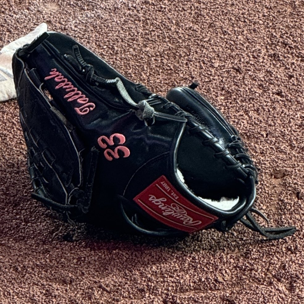 thedriveof85's tweet photo. Trevor Richards warmup ball #BlueJays #ToTheCore https://t.co/qOIWmJc0Ql