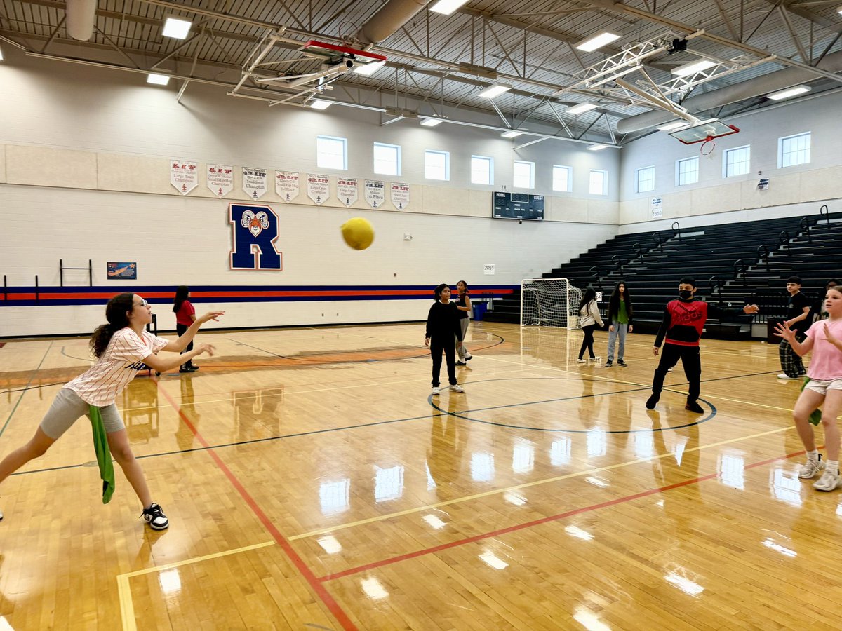 7th Graders are having a blast playing Handball in Mr. Shelburne’s class! Handball is a team sport in which 2 teams of 7 players (incl. goalie) pass a ball using their hands with the aim of throwing it into the goal of the opposing team. @RamseyMS_JCPS @RMS7academy @ramseyquest