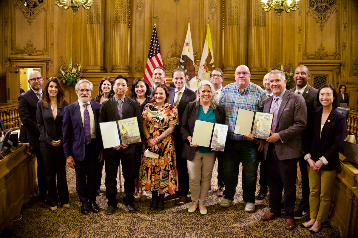 It was my honor to recognize the hard work of our @SF_emergency 911 dispatchers, esp Supervisor of the Year, Dorian Lok, whose grace under fire, mentorship + trusted leadership are legend. @SFDEM_MEC was visibly moved describing the unseen but deeply felt work of her team. 🙏🙏🙏