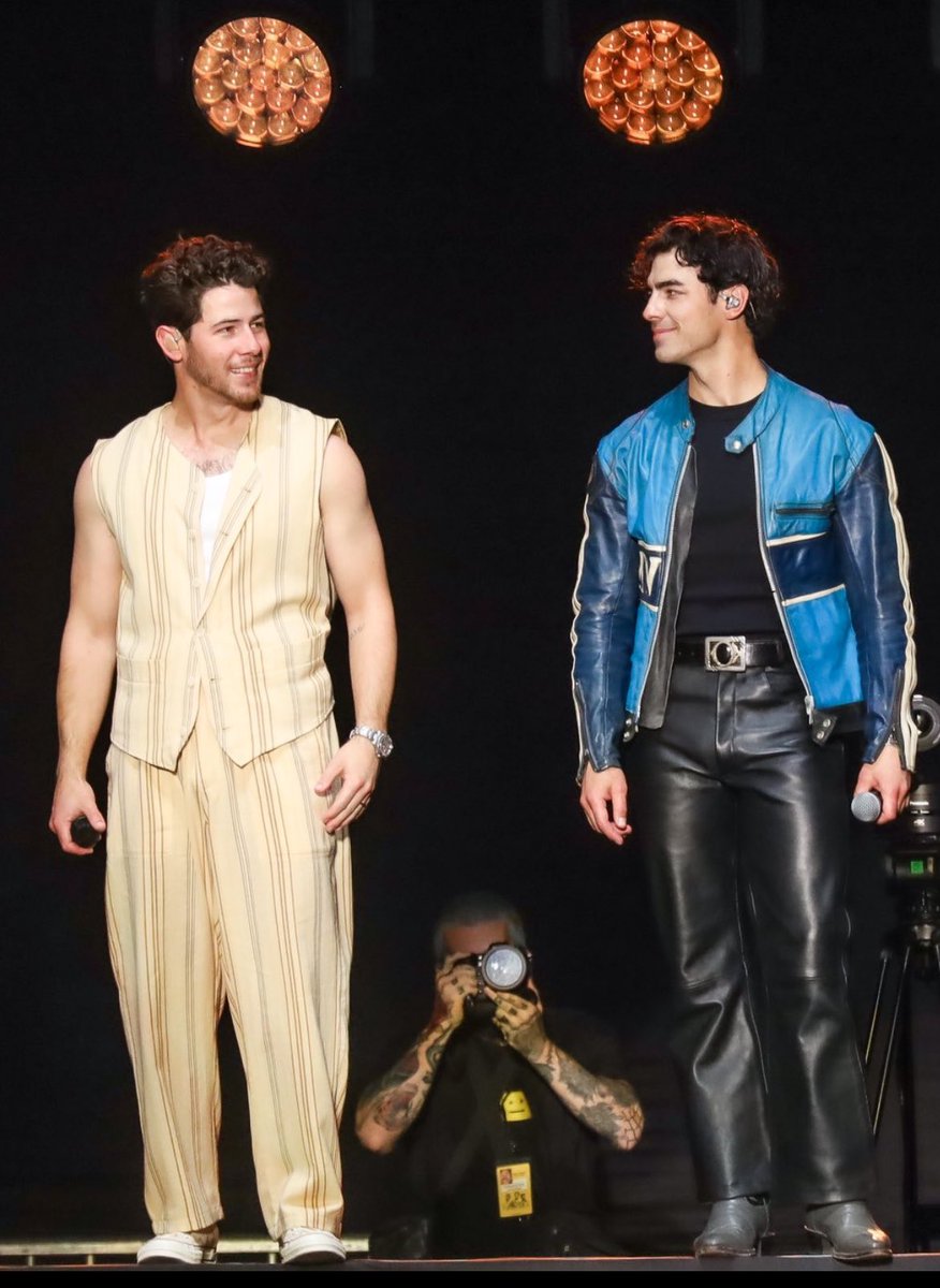 tmylmjonas's tweet photo. i ❤️ joick https://t.co/fjgAzMQ5lU