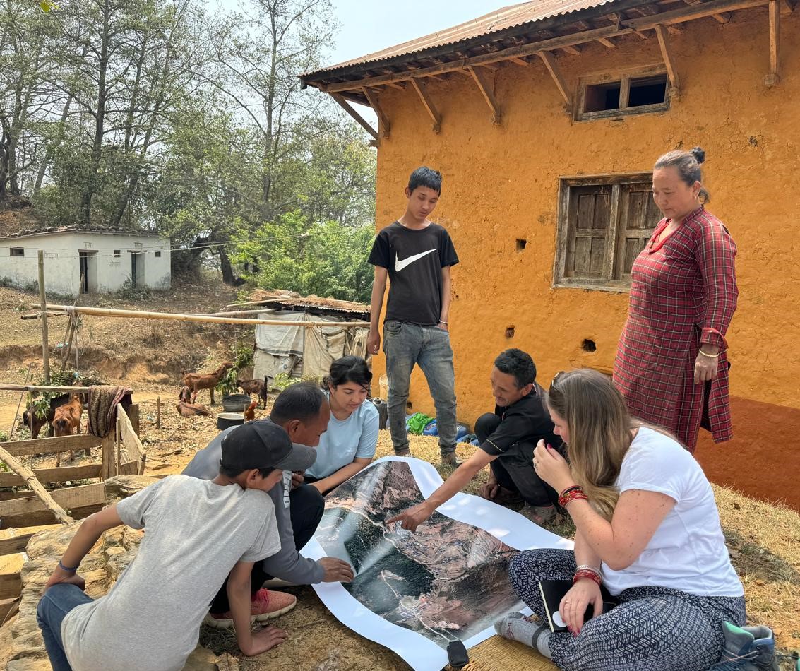 Dong Tek Bahadur (@tek_dong) on Twitter photo Mobility mapping...new technique, new knowledge #Temal #Kavre, <a href="/SajagNepal/">Sajag-Nepal</a>
<a href="/soscbaha/">Social Science Baha</a> Mobility mapping...new technique, new knowledge #Temal #Kavre, <a href="/SajagNepal/">Sajag-Nepal</a>
<a href="/soscbaha/">Social Science Baha</a>